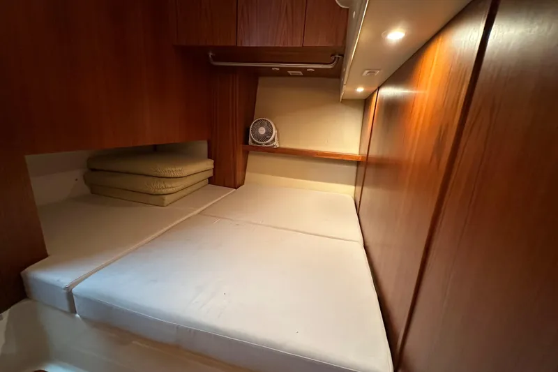 Slide: The Image of Aft Cabin Berth - 19