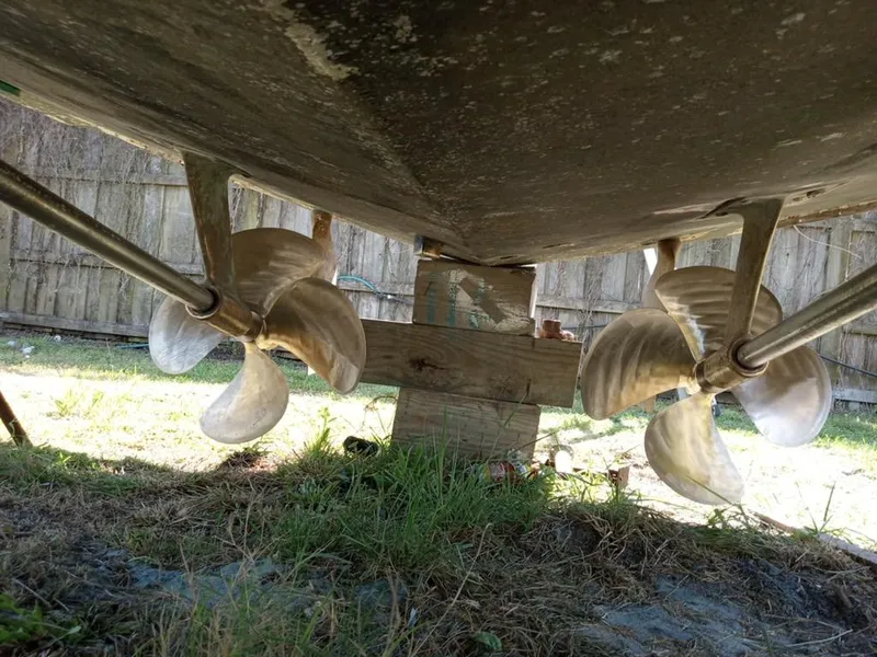 Slide: The Image of Underside view of 2000 Luhrs 36 SX boat showing dual propellers. - 6