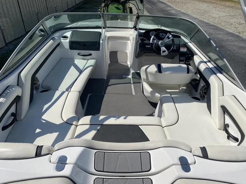 Slide: The Image of Yamaha AR190 2016 - 10