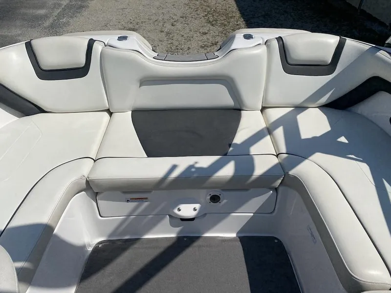 Slide: The Image of Yamaha AR190 2016 - 13