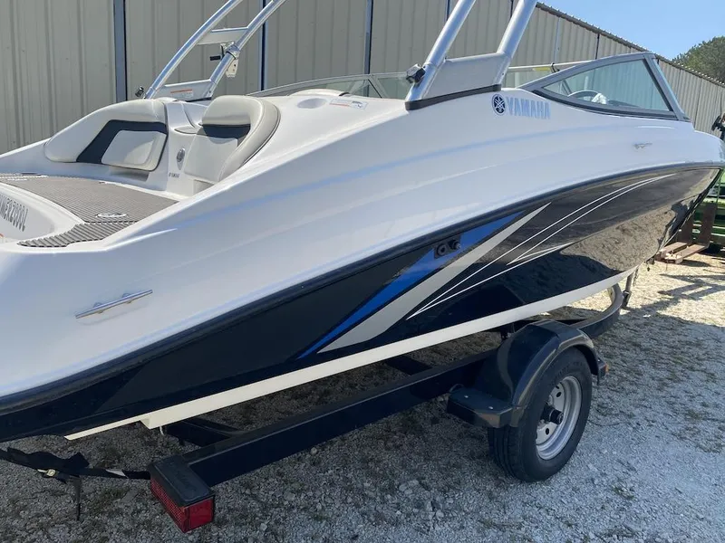 Slide: The Image of Yamaha AR190 2016 - 3