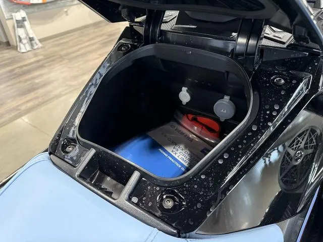 Slide: The Image of Yamaha VX Cruiser® with Audio 2025 - 18