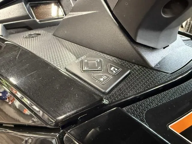 Slide: The Image of Yamaha VX Cruiser® with Audio 2025 - 20