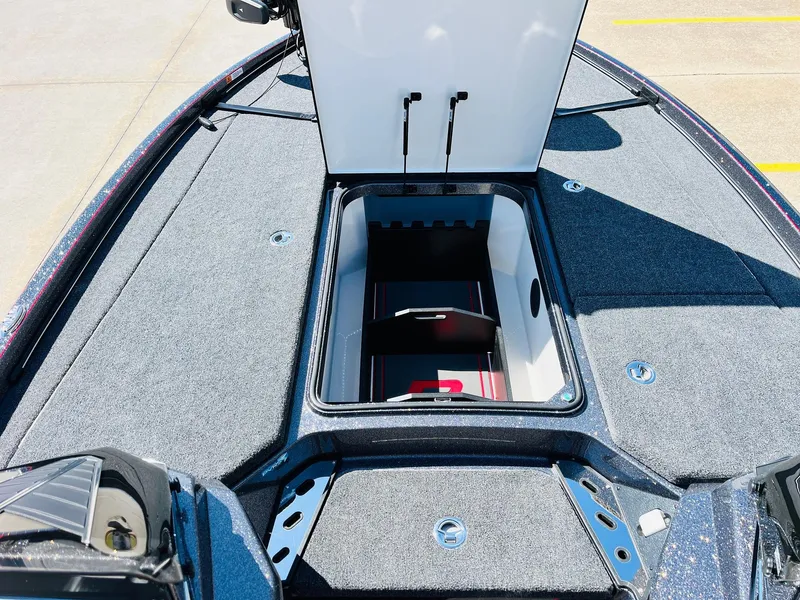 Slide: The Image of 2025 Ranger Z521R Cup-Equipped boat with open storage compartment on deck. - 17