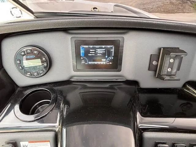 Slide: The Image of Dashboard of 2022 Yamaha Boats AR190 with digital display and controls. - 15