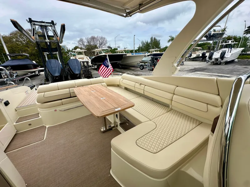 Slide: The Image of Chris-Craft LAUNCH GT 35 2025 - 17