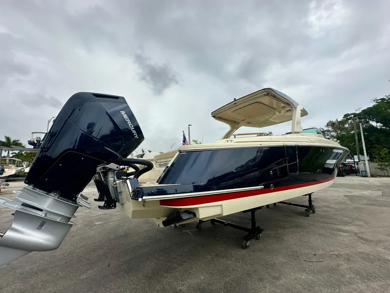 Slide: The Image of Chris-Craft LAUNCH GT 35 2025 - 2