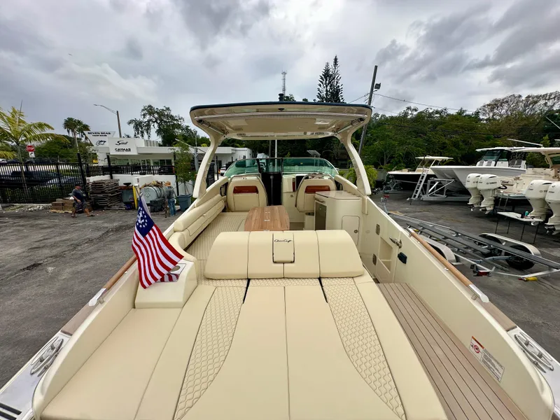 Slide: The Image of Chris-Craft LAUNCH GT 35 2025 - 20