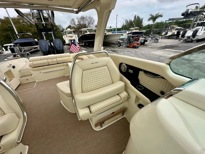 Slide: The Image of Chris-Craft LAUNCH GT 35 2025 - 6