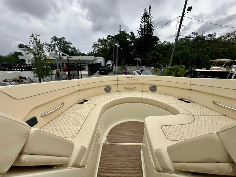 Slide: The Image of Chris-Craft LAUNCH GT 35 2025 - 8