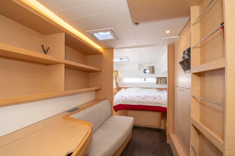 Slide: The Image of Lagoon 42 2017 - 54