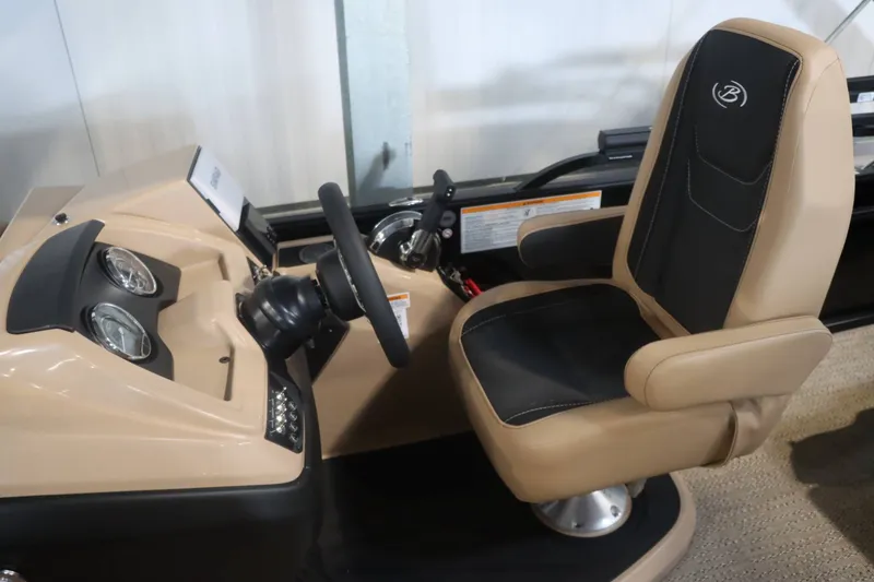 Slide: The Image of Barletta Cabrio 22UC 2026 - 12