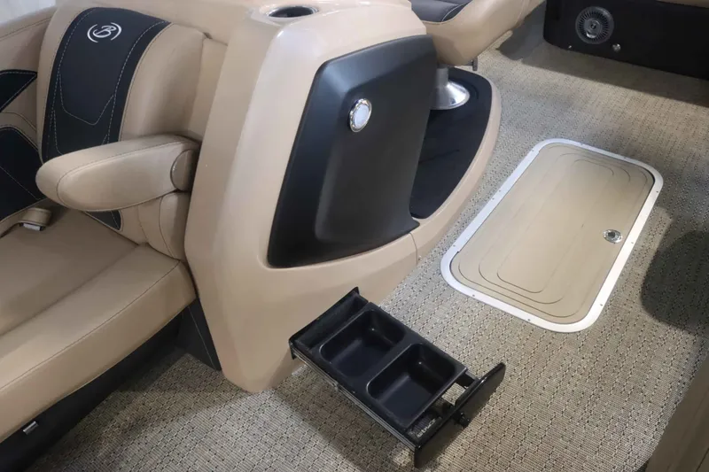 Slide: The Image of Barletta Cabrio 22UC 2026 - 13