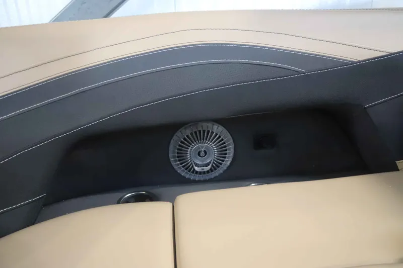 Slide: The Image of Barletta Cabrio 22UC 2026 - 14