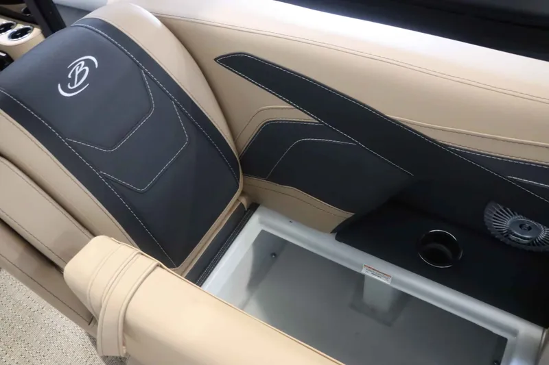 Slide: The Image of Barletta Cabrio 22UC 2026 - 16