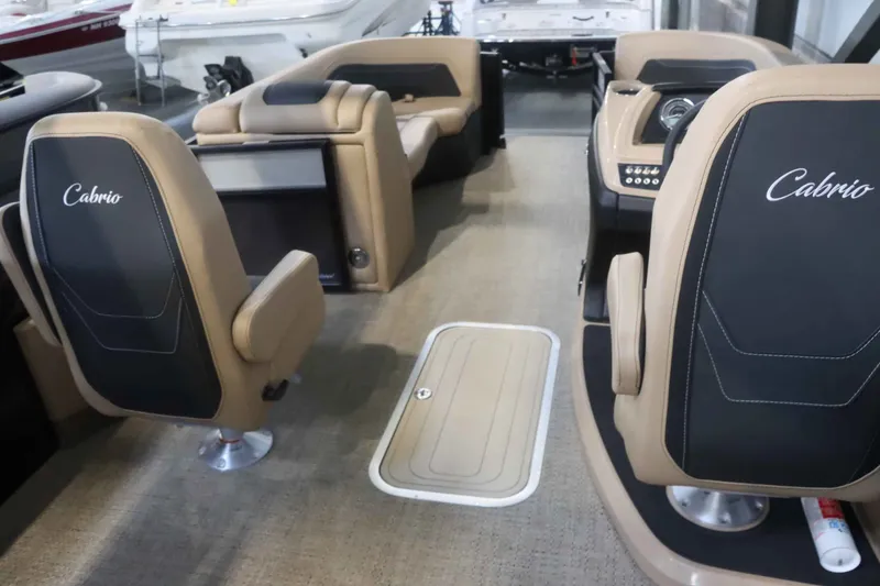 Slide: The Image of Barletta Cabrio 22UC 2026 - 6