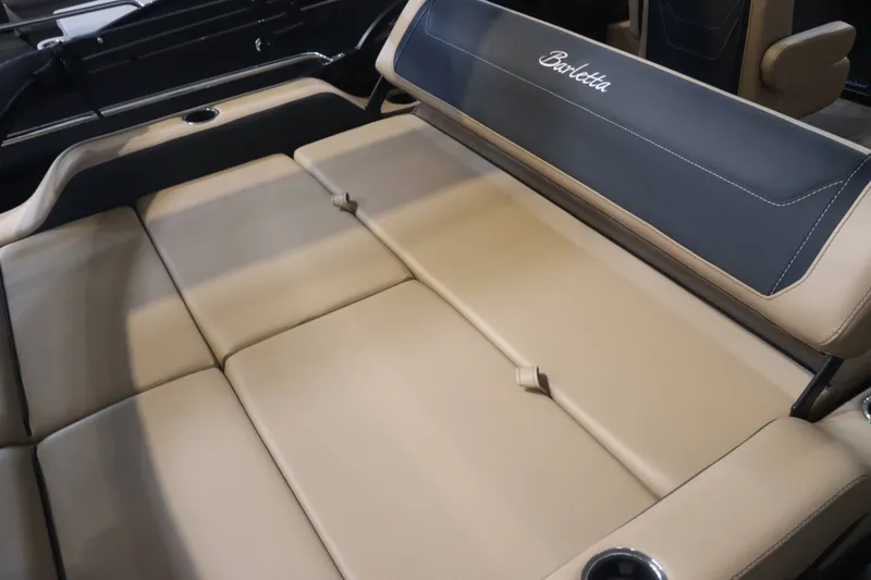 Slide: The Image of Barletta Cabrio 22UC 2026 - 7