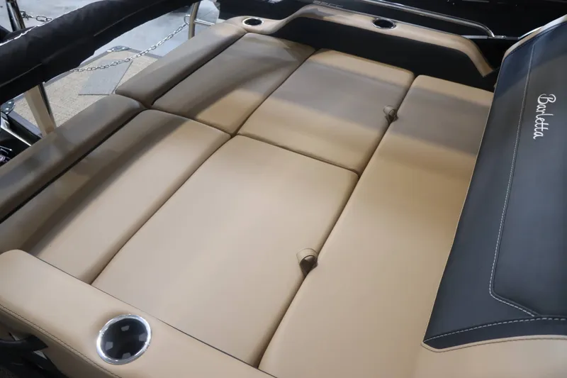 Slide: The Image of Barletta Cabrio 22UC 2026 - 8