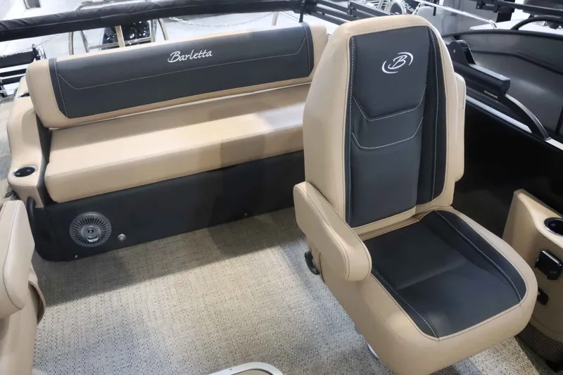 Slide: The Image of Barletta Cabrio 22UC 2026 - 9