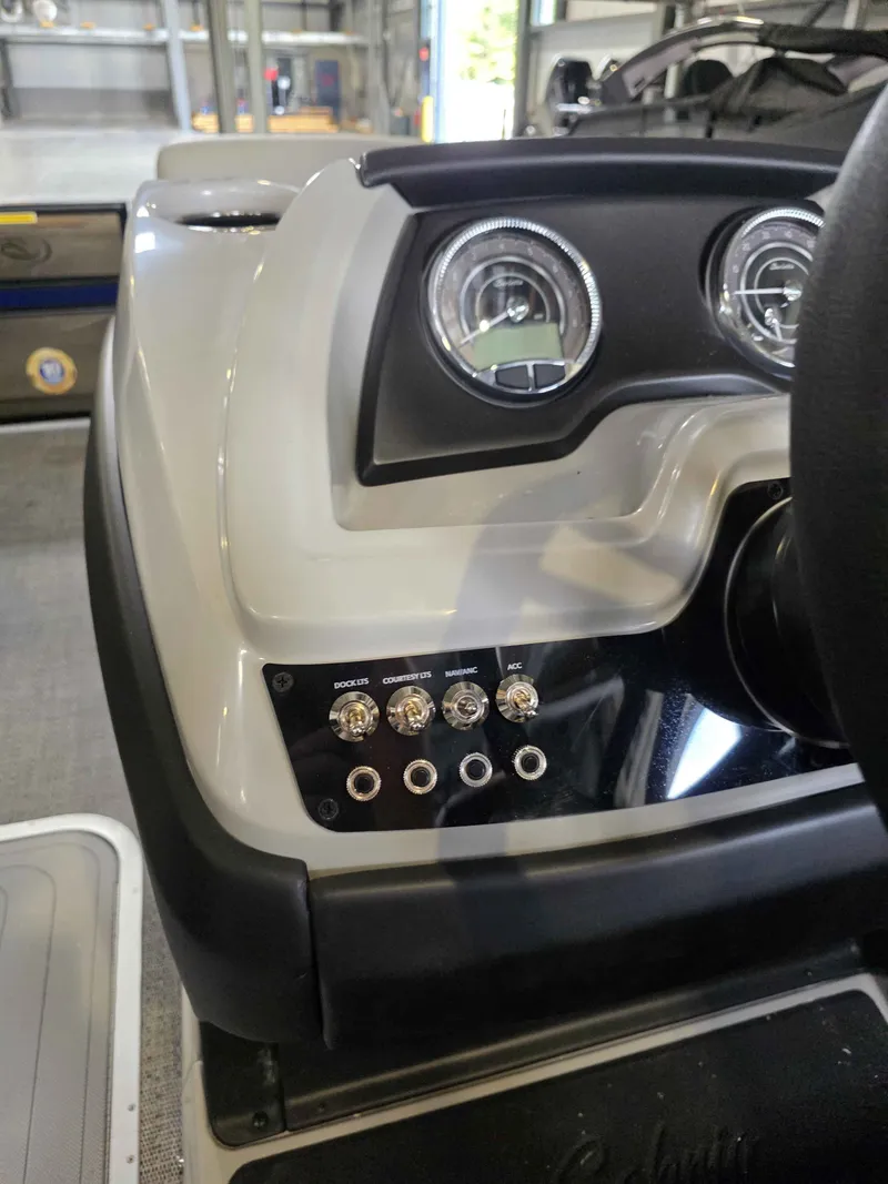 Slide: The Image of Barletta Cabrio 20UC 2026 - 12