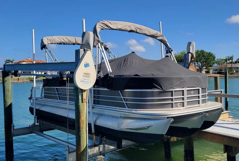 Slide: The Image of 2021 Berkshire 24' Tritoon - Salt Water Edition - 21