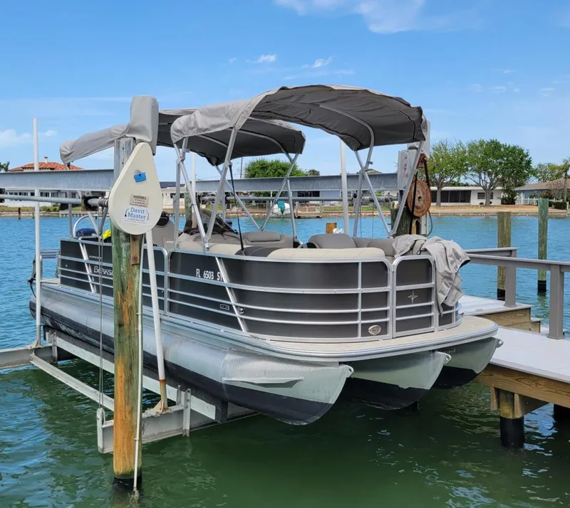 Slide: The Image of 2021 Berkshire 24' Tritoon - Salt Water Edition - 4