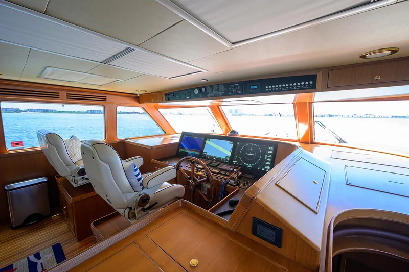 Slide: The Image of Marlow 97 Explorer 2011 - 53