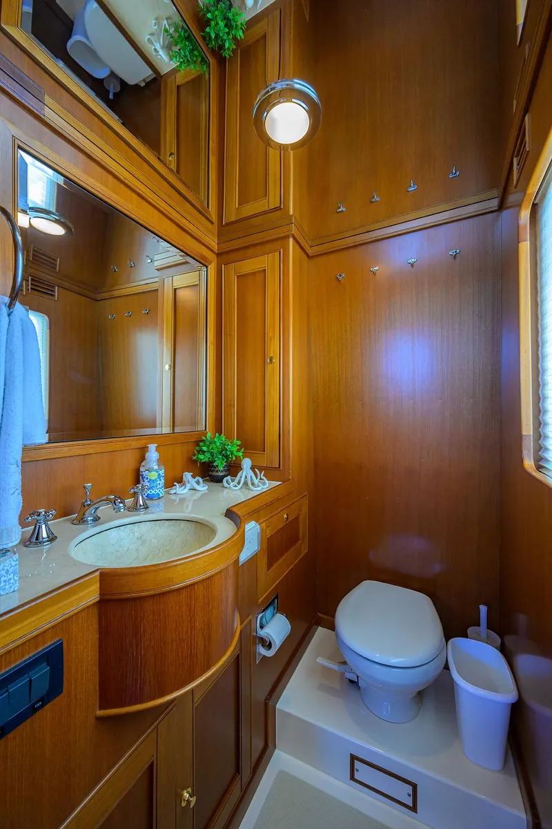 Slide: The Image of Marlow 97 Explorer 2011 - 64