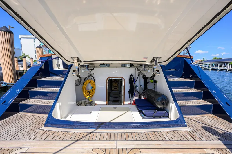 Slide: The Image of Marlow 97 Explorer 2011 - 80