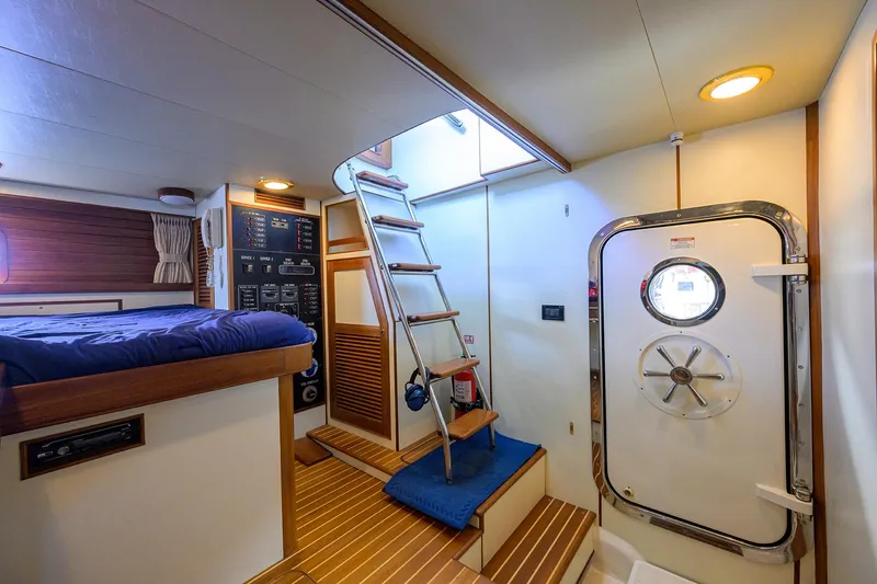 Slide: The Image of Marlow 97 Explorer 2011 - 84