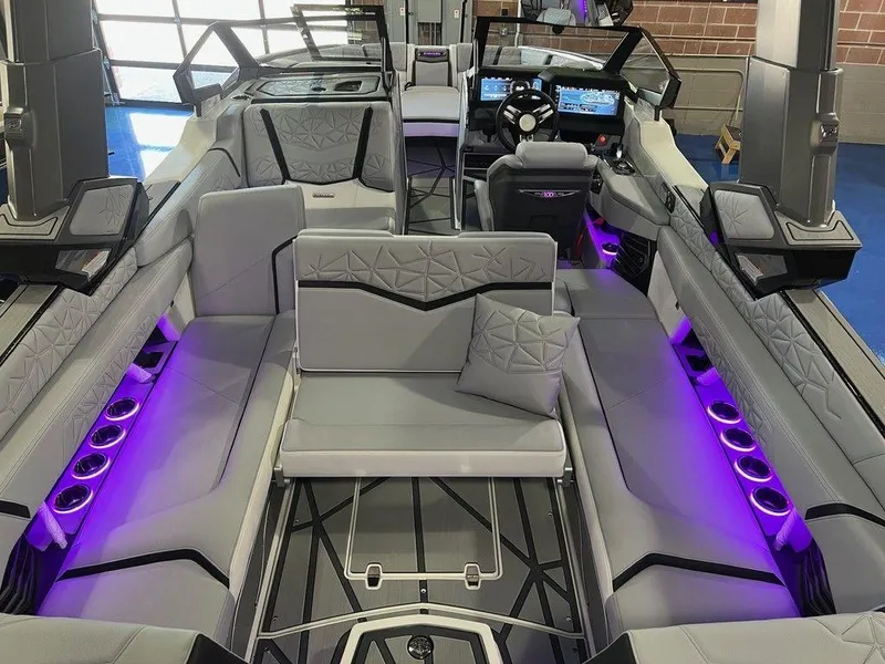 Slide: The Image of Nautique Super Air Nautique G25 Paragon 2025 - 12