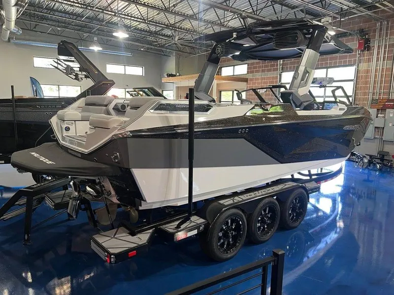 Slide: The Image of Nautique Super Air Nautique G25 Paragon 2025 - 3