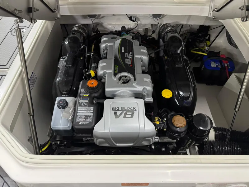 Slide: The Image of Engine compartment of 2025 Chaparral 2870 SSX with Big Block V8 engine. - 33