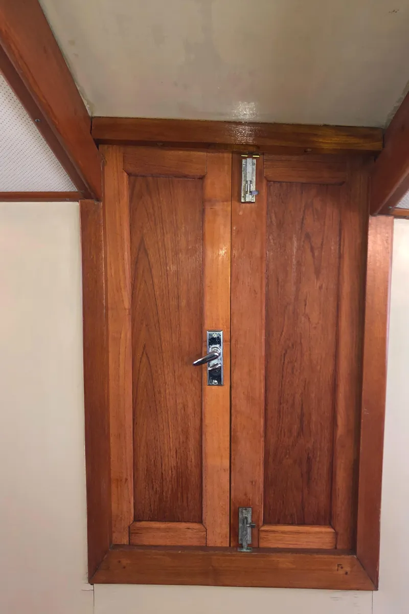 Slide: The Image of Grand Banks 42 Classic 1976 - 60