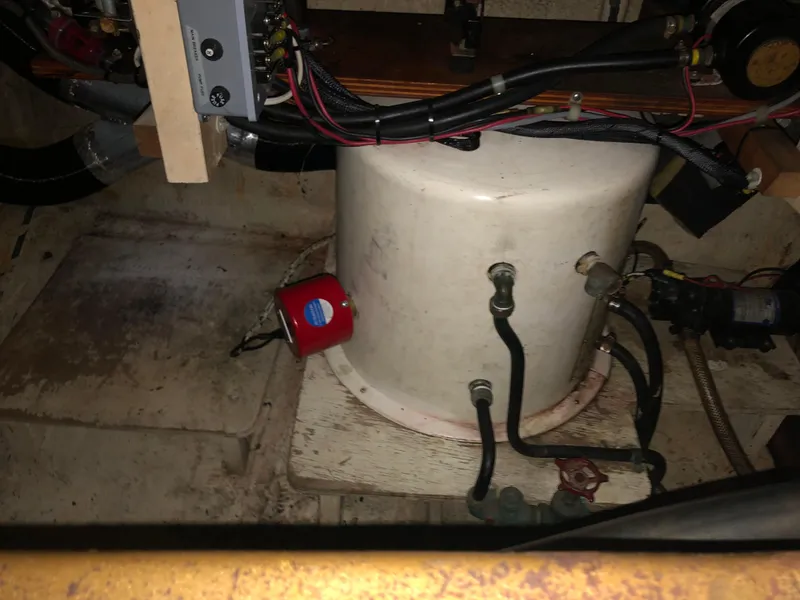 Slide: The Image of Grand Banks 42 Classic 1976 - 65