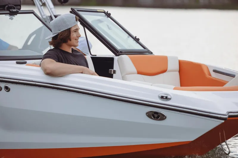 Slide: The Image of MasterCraft NXT20 2025 - 12