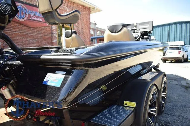 Slide: The Image of Caymas CX 21 PRO 2023 - 15