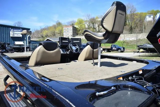 Slide: The Image of Caymas CX 21 PRO 2023 - 17