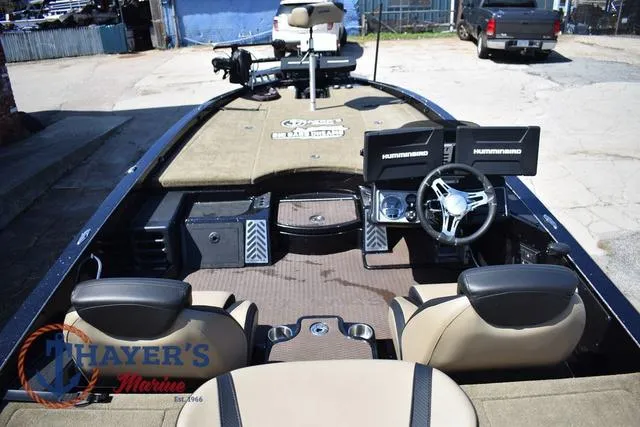 Slide: The Image of Caymas CX 21 PRO 2023 - 18