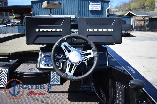 Slide: The Image of Caymas CX 21 PRO 2023 - 21