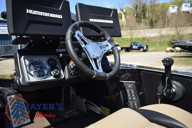 Slide: The Image of Caymas CX 21 PRO 2023 - 24