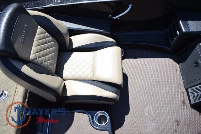 Slide: The Image of Caymas CX 21 PRO 2023 - 26