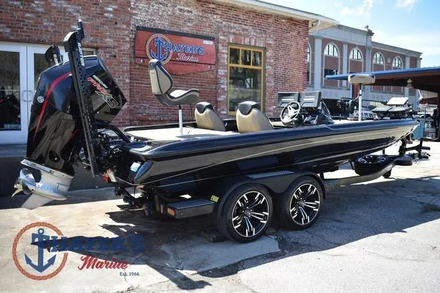 Slide: The Image of Caymas CX 21 PRO 2023 - 3