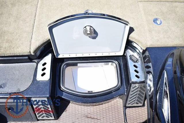 Slide: The Image of Caymas CX 21 PRO 2023 - 31