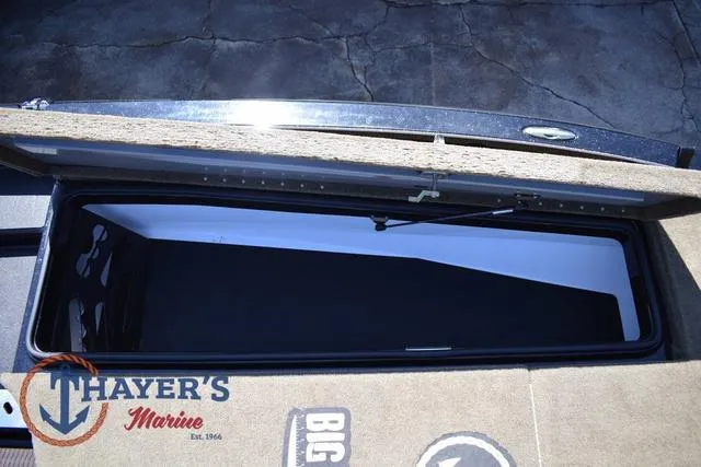 Slide: The Image of Caymas CX 21 PRO 2023 - 34