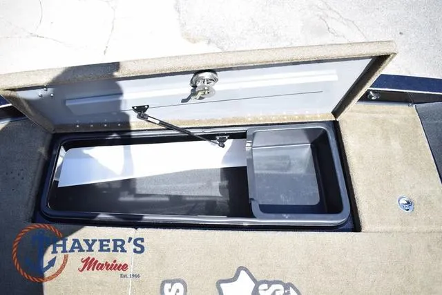 Slide: The Image of Caymas CX 21 PRO 2023 - 35