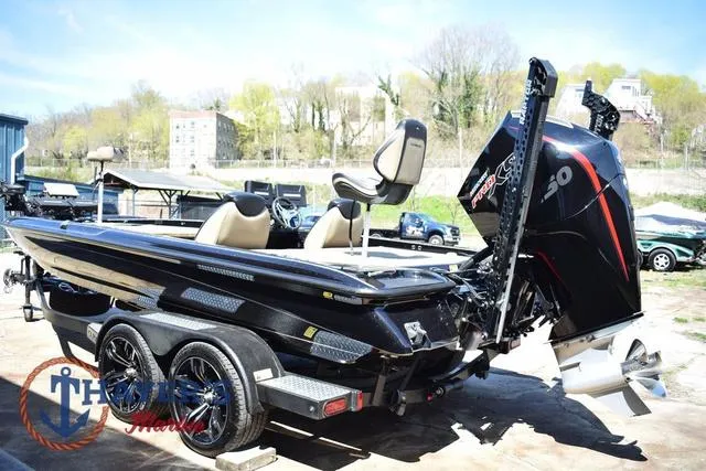 Slide: The Image of Caymas CX 21 PRO 2023 - 5