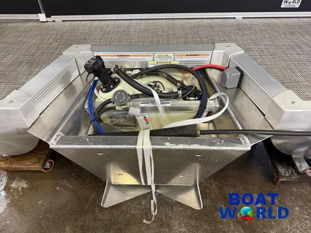 Slide: The Image of 2025 Tahoe LTZ 2385 Elite Cruise boat engine compartment with Honda 4-Stroke EFI. - 39