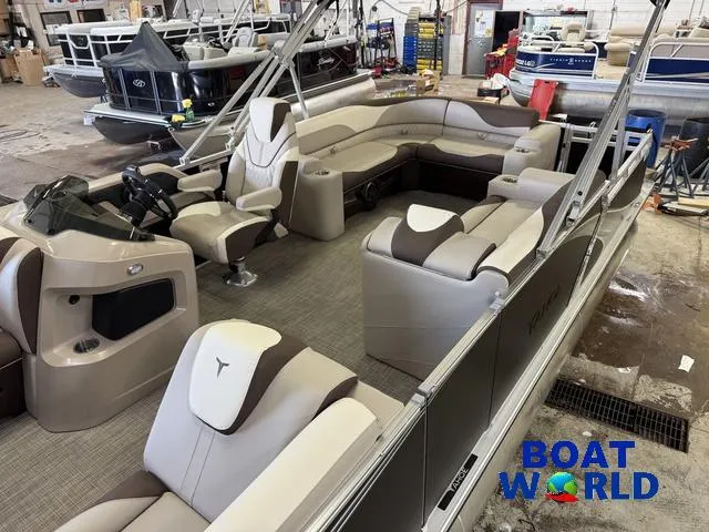 Slide: The Image of 2025 Tahoe LTZ 2385 Elite Cruise pontoon boat with Honda 4-Stroke EFI engine in showroom. - 4