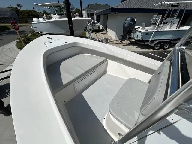 Slide: The Image of May-Craft 2300 CAPE CLASSIC 2025 - 11